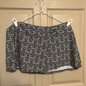 Black and White Patterned Swim Skirt